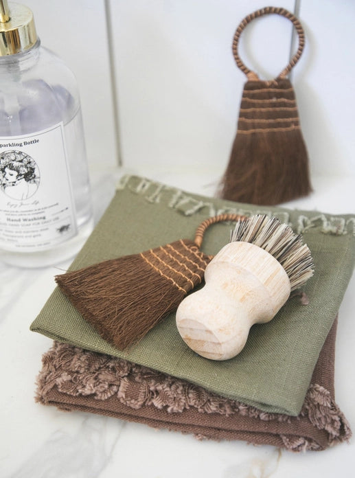 Mini Palm Fiber Brush