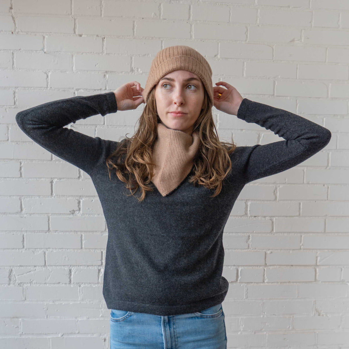 CA Cashmere Crew - Charcoal