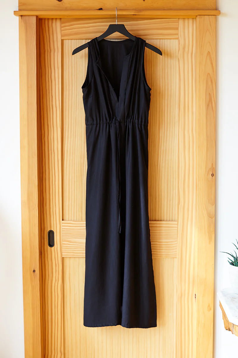 Grecian Keyhole Dress - Black