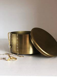 Cache with Lid in Gold Finish